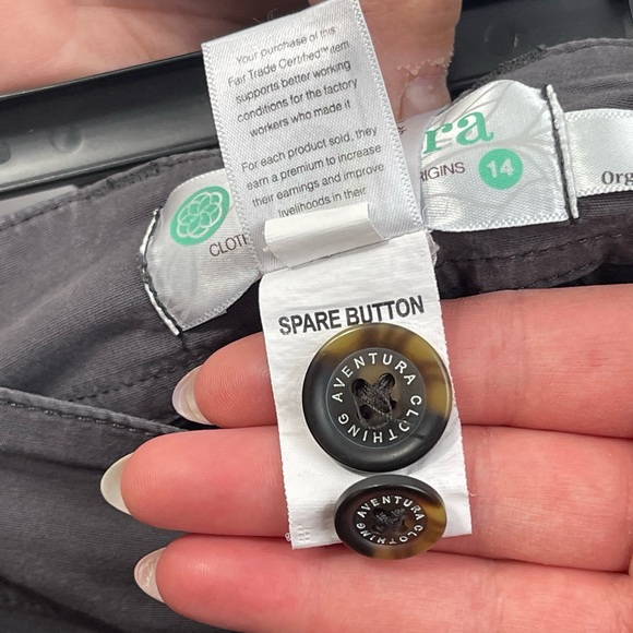 Aventura women’s cargo capri with roll tab. size 14 GUC - Picture 12 of 13